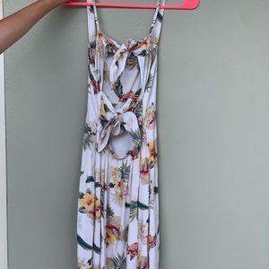 Hollister tie/ open back sundress
